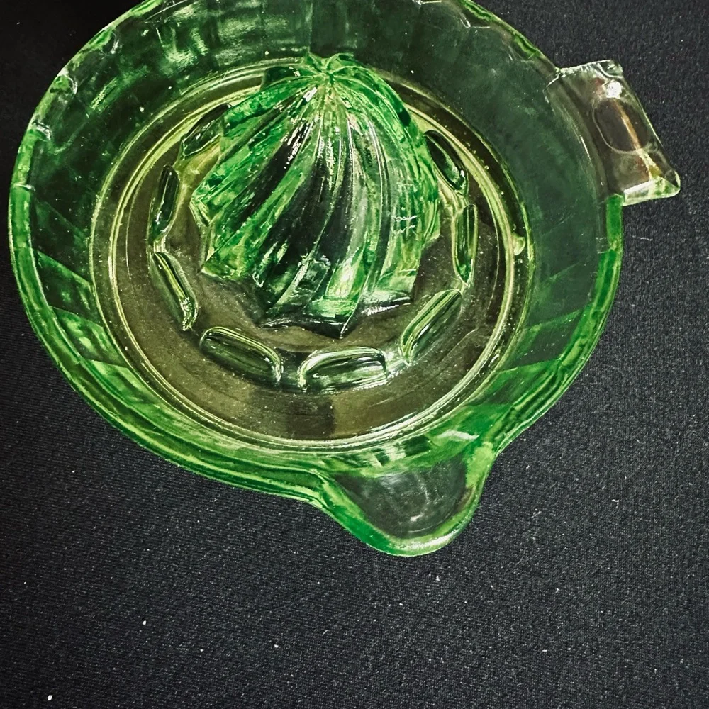 Uranium Green Glass Citrus Juicer. Vintage uv reactive